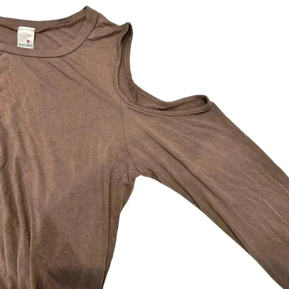 Brenda’s U.S.A brown cold shoulder shirt size L